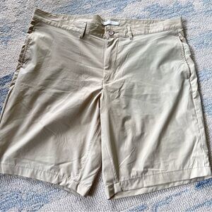 ROBERT GRAHAM KHAKI LIGHTWEIGHT HYBRID SHORTS SIZE 38 NWT